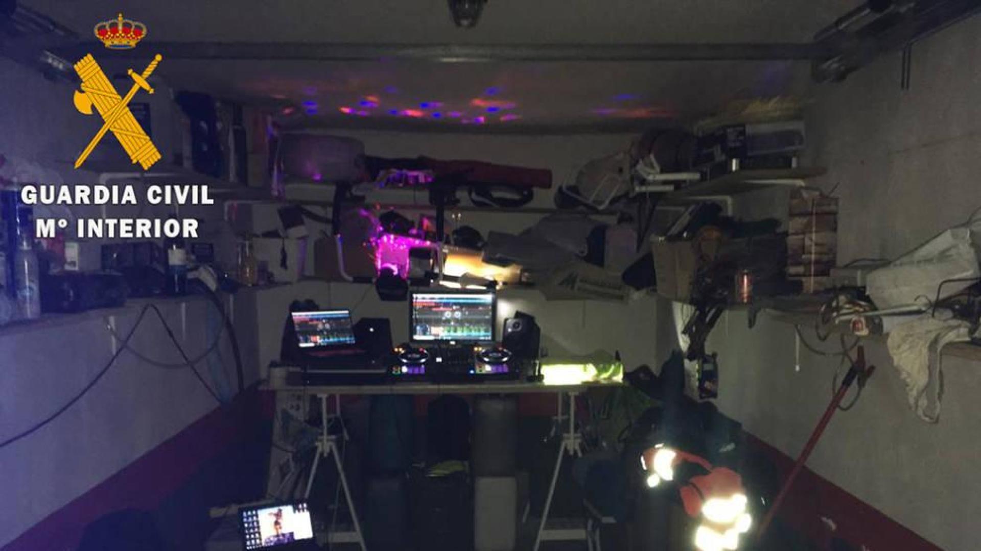 Garaje en el que se organizó la fiesta en Berriozar con drogas y música muy alta