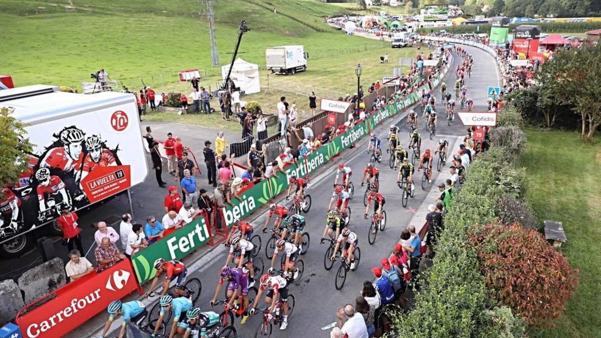 Imágenes de la llegada de la Vuelta Ciclista a España a Navarra, con el final de etapa en Urdax-Dantxarinea.