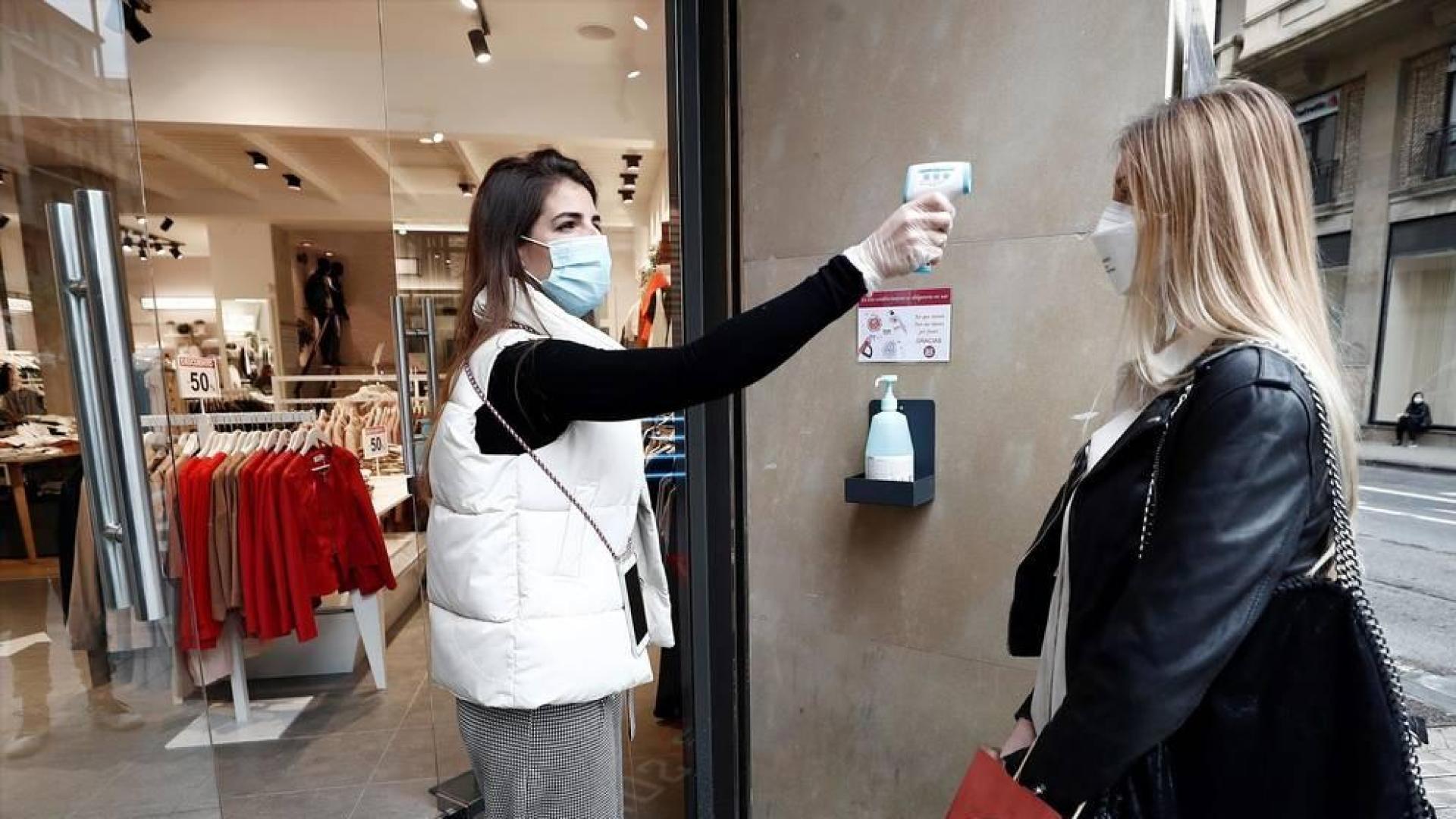 Este lunes, Navarra ha entrado en la fase 1 de la desescalada y numerosos comercios y terrazas de toda la Comunidad foral han reabierto sus puertas.