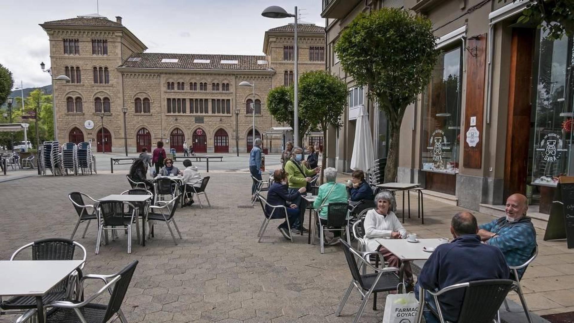 Este lunes, Navarra ha entrado en la fase 1 de la desescalada y numerosos comercios y terrazas de toda la Comunidad foral han reabierto sus puertas.