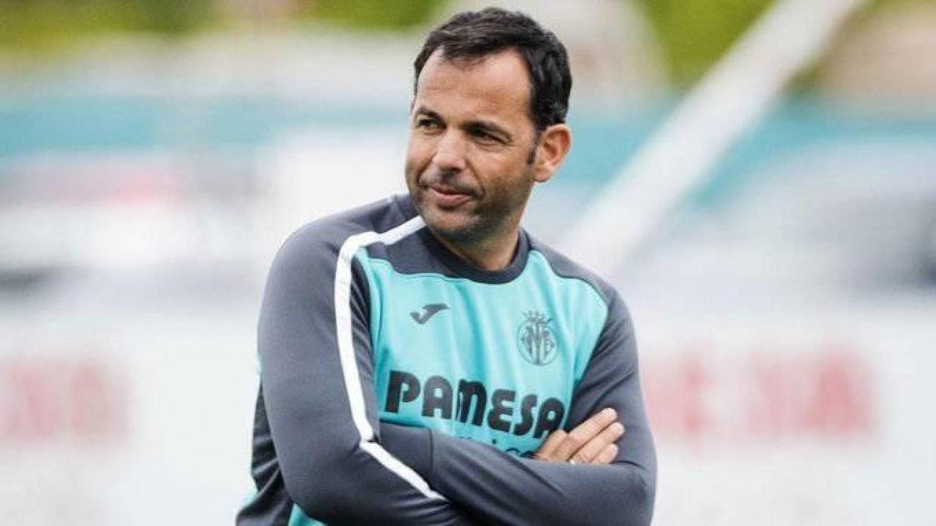 El exrojillo Javier Calleja, dirige un entrenamiento anterior del Villarreal.