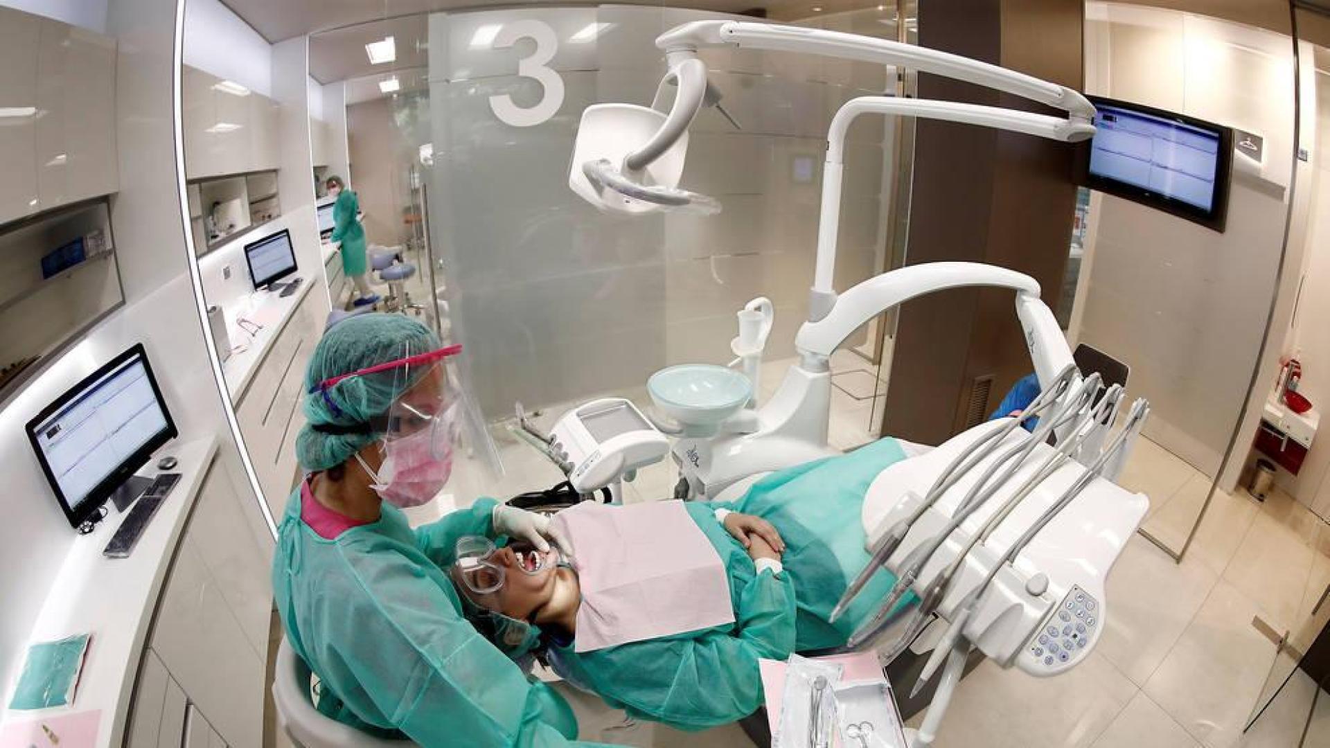 Los dentistas navarros vuelven al trabajo con más medidas de seguridad