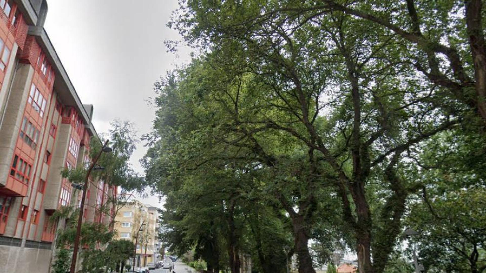 Una mujer herida grave y un hombre atrincherado durante una discusión en A Coruña
