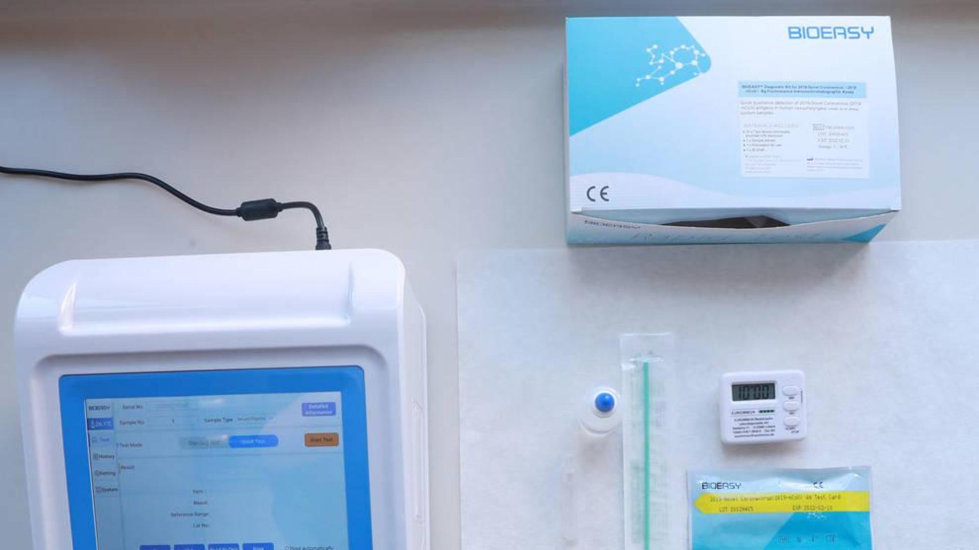 Material para realizar un test rapidos de coronavirus.