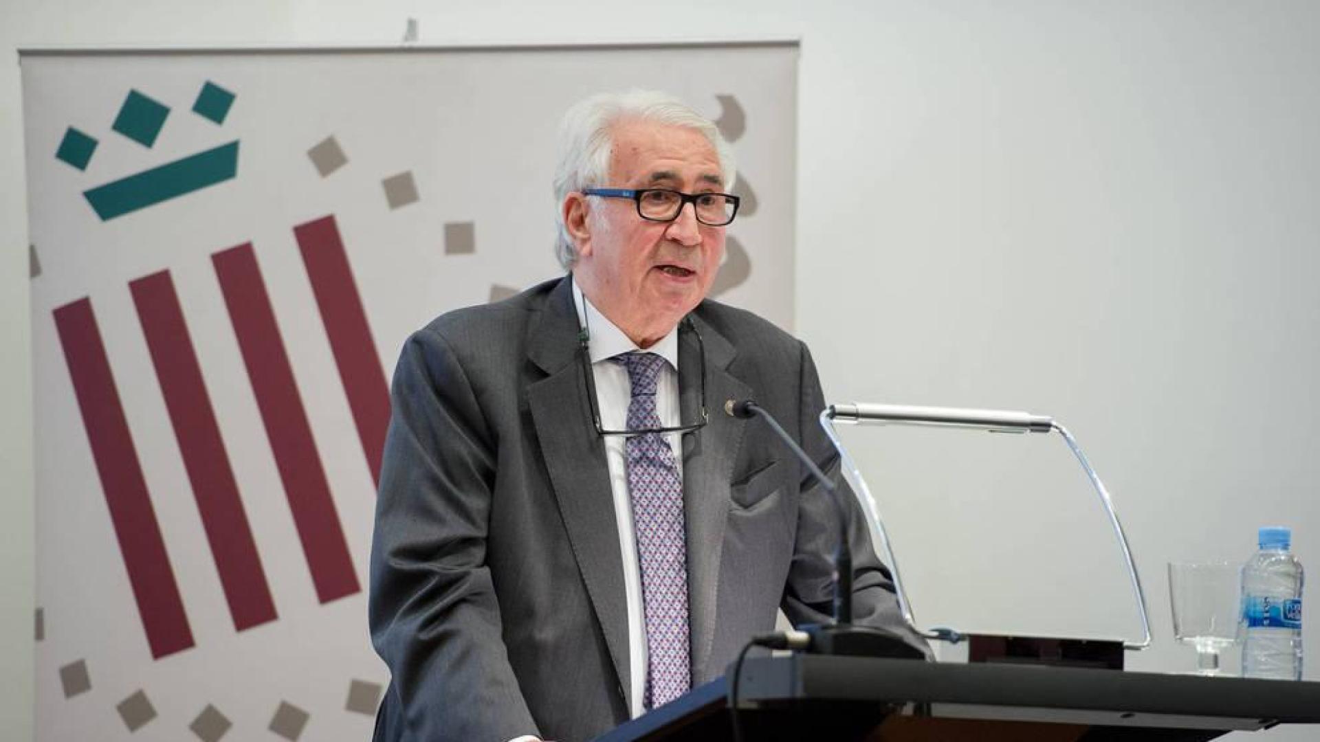 José María Carrera: “Un médico también cura por lo que dice y la forma en que lo dice”