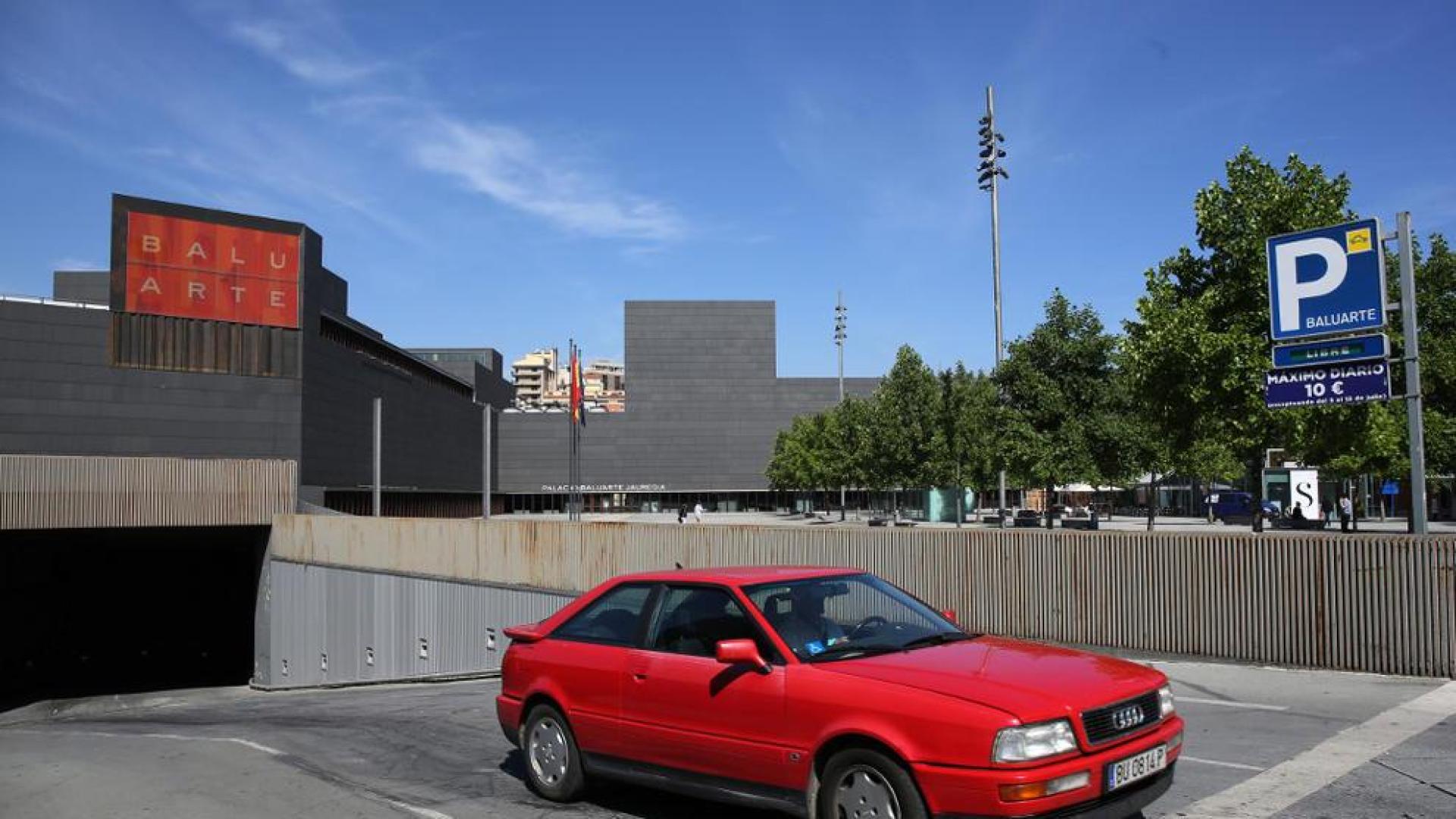 Los parking tratan de captar clientes en San Ferm&iacute;n con ofertas de 150&euro;