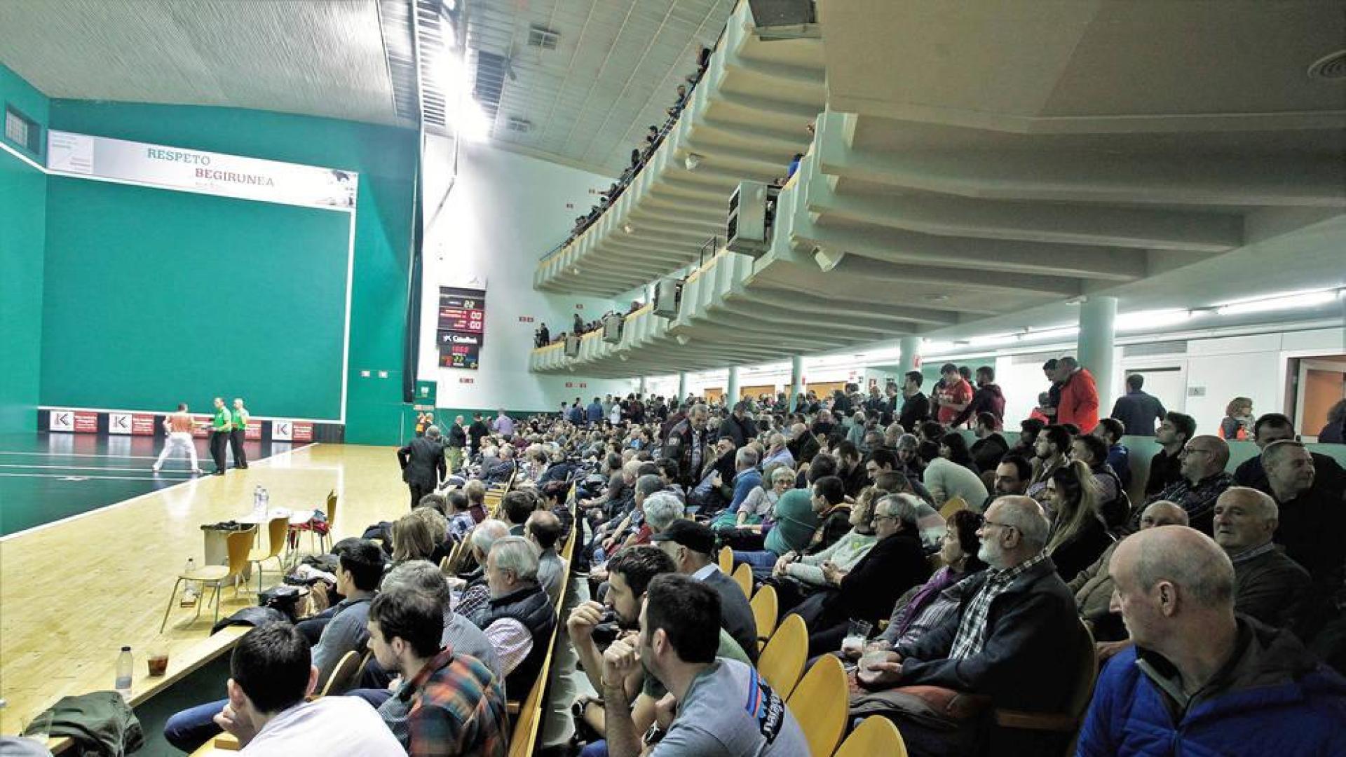 Aspe y Baiko acuerdan salvar lo que se pueda del verano y buscan cómo hacerlo