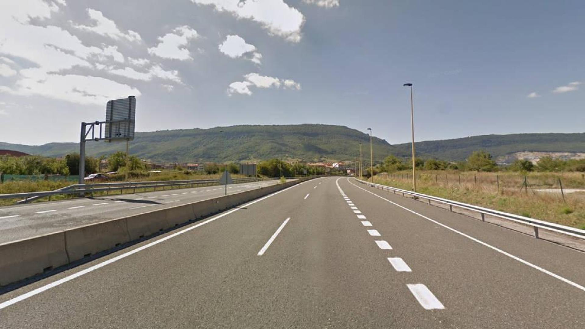 Un motorista fallece tras salirse vía en la Autovía del Norte en Alsasua