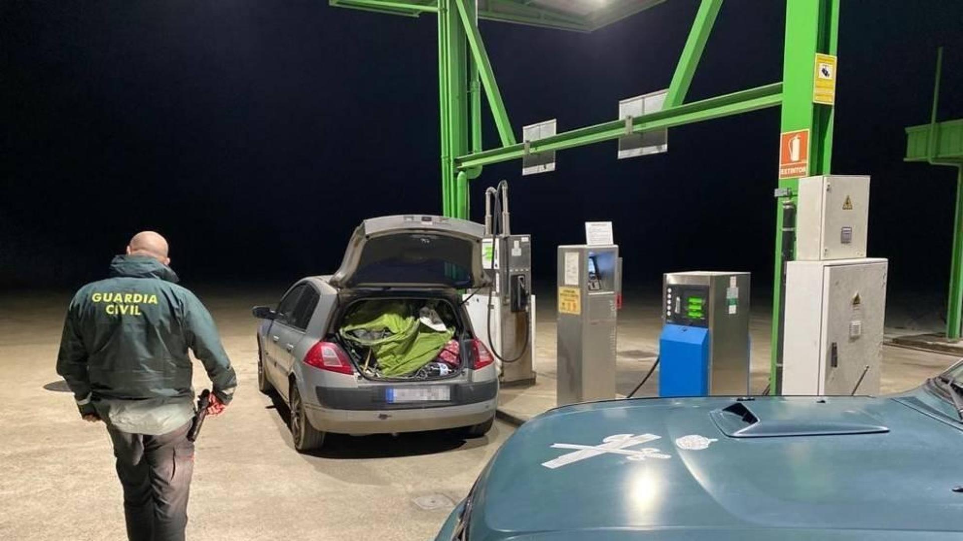 Sancionadas 3 mujeres tras ser sorprendidas de acampada en el pantano de Yesa