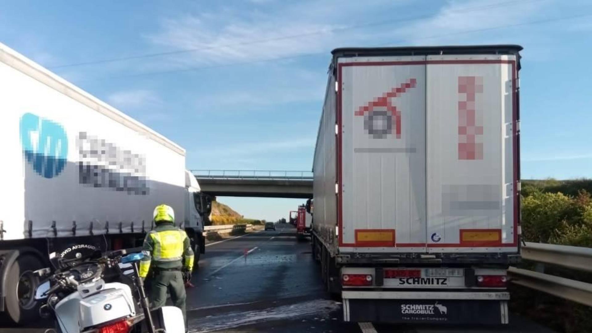 Arde sin heridos el motor de un camión a la altura de Tafalla