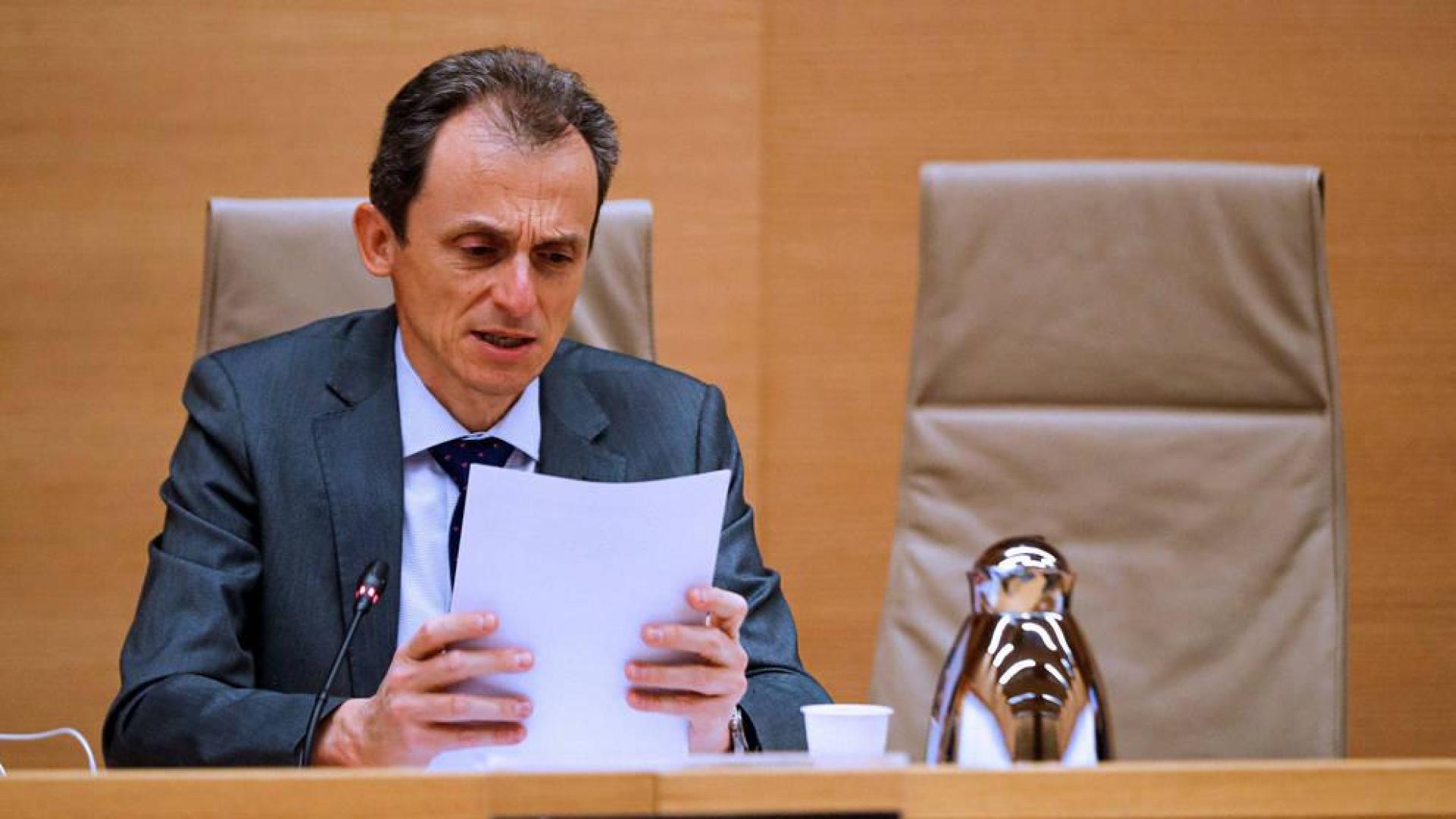 El ministro de Ciencia e Innovación, Pedro Duque, en la Comisión de Ciencia, Innovación y Universidades del Congreso de los Diputados