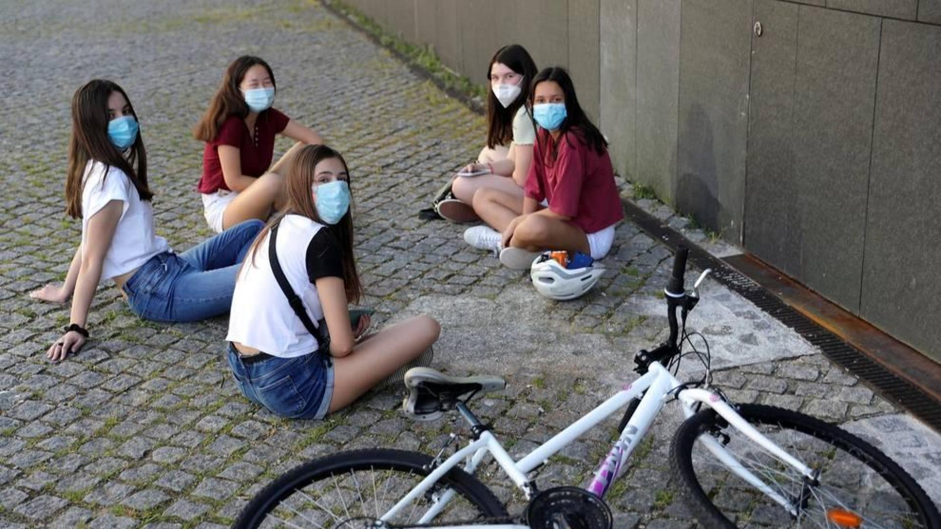 El primer día de obligatoriedad de su uso coincidió con una jornada veraniega de 30 grados