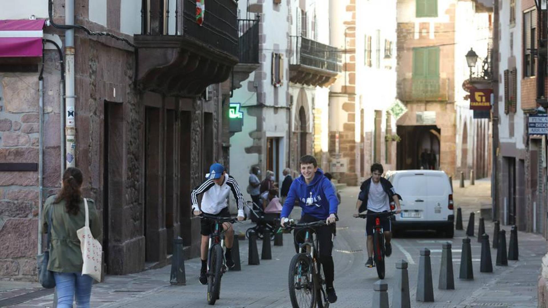 El BOE sigue sin flexibilizar las franjas en municipios de hasta 10.000 habitantes