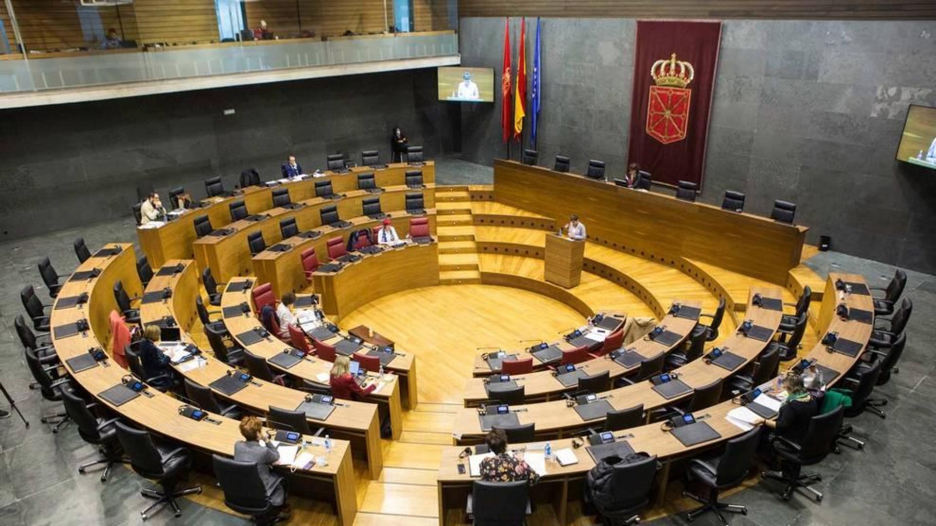 Pleno en el Parlamento para convalidar el tercer decreto de medidas ante el Covid-19