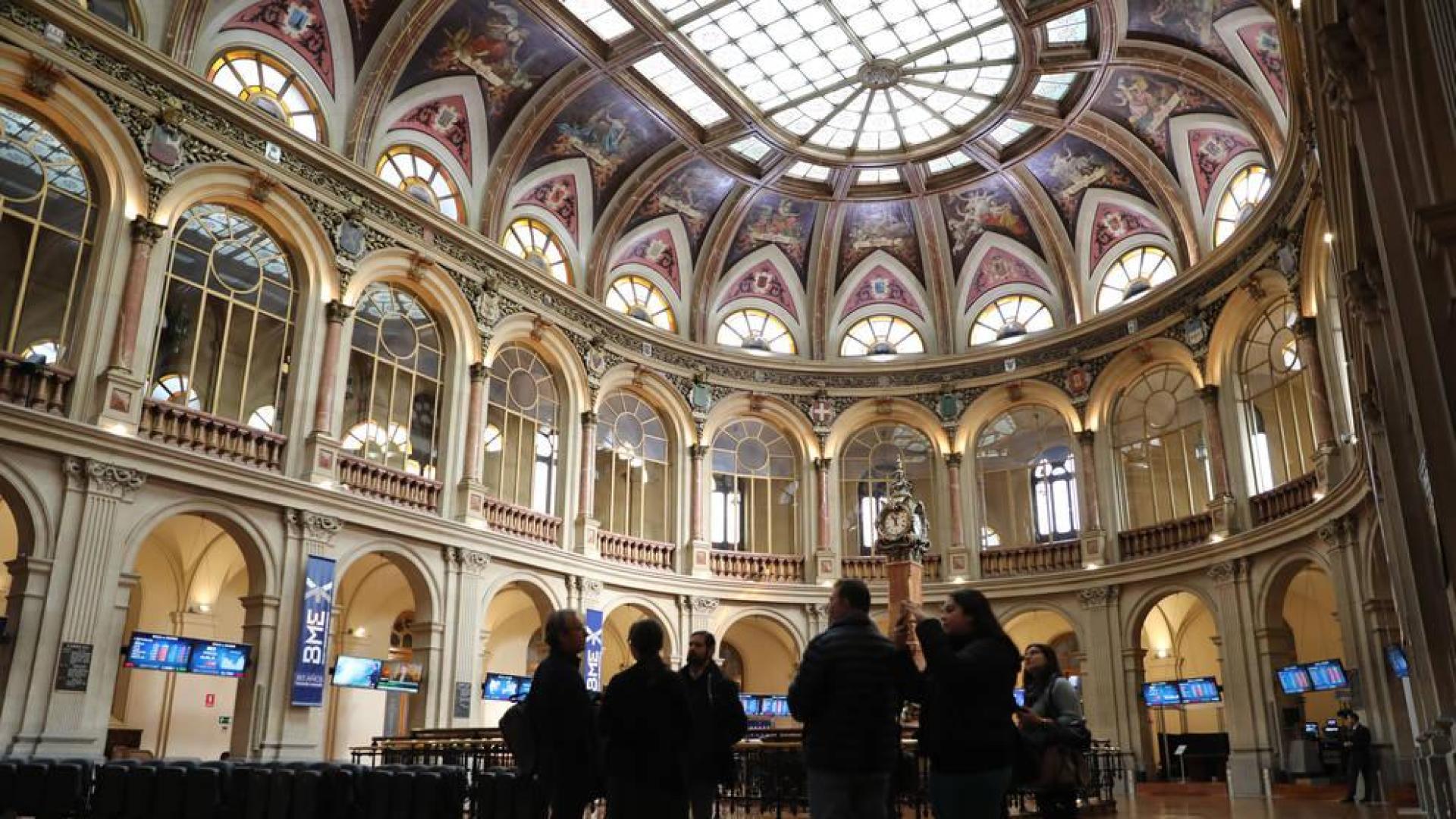 La Bolsa española rebota el 1,8 % tras registrar su peor semana en una década