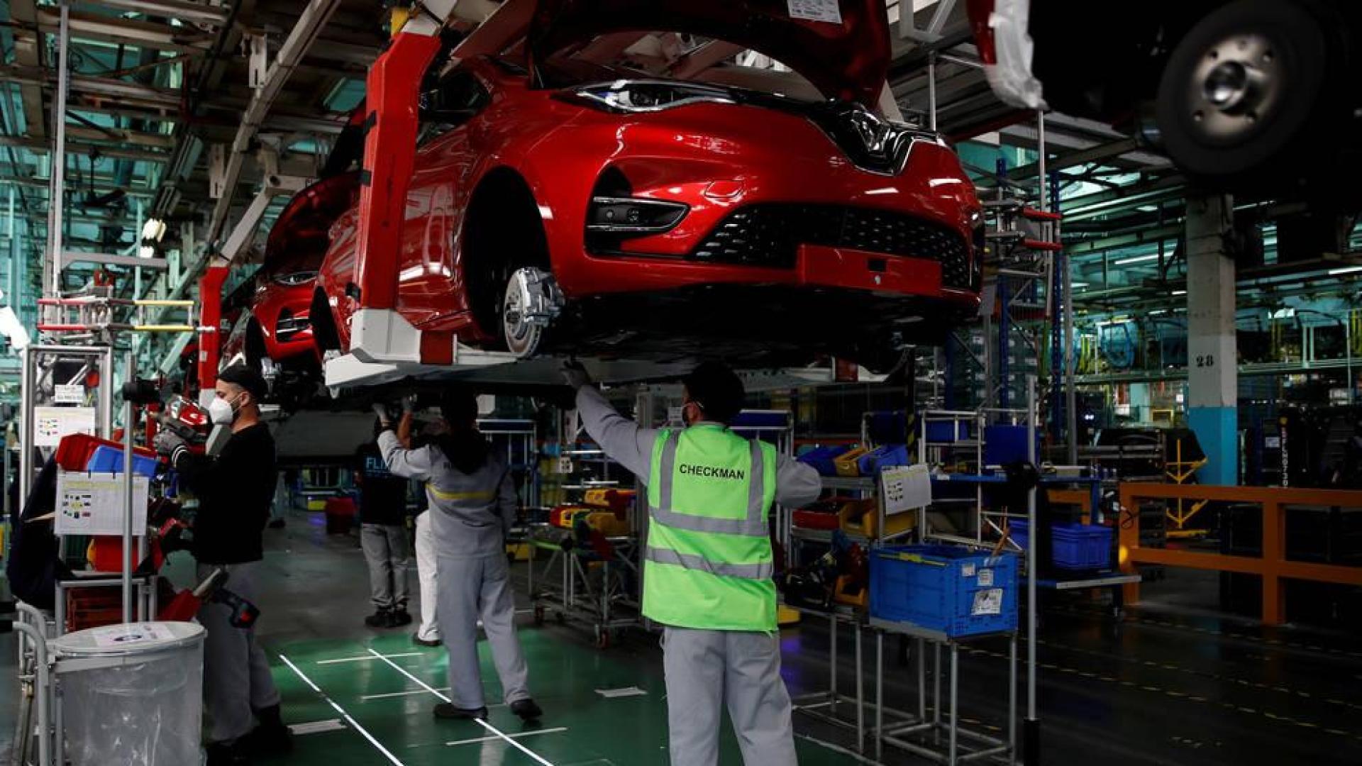 Los 11.000 trabajadores de Renault España, en vilo por los ajustes