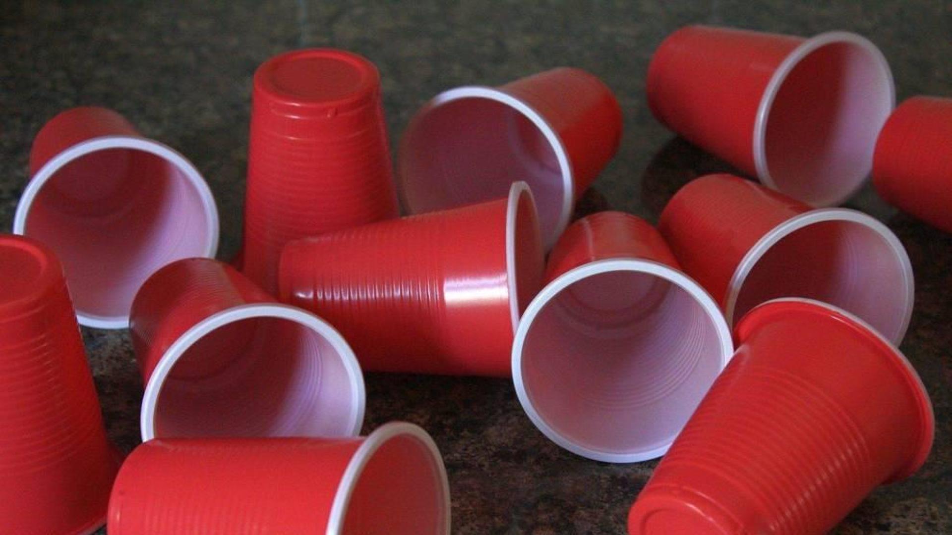 Los bares deberán cobrar los vasos de café para llevar desde 2023