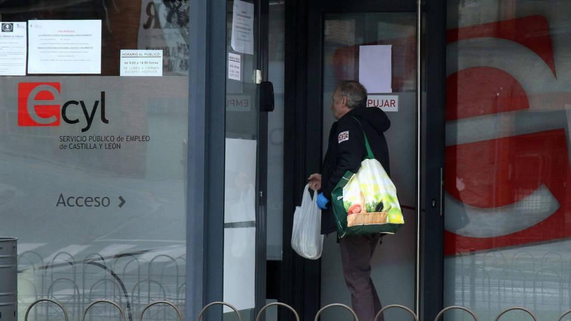 El paro sube en mayo en 26.573 personas