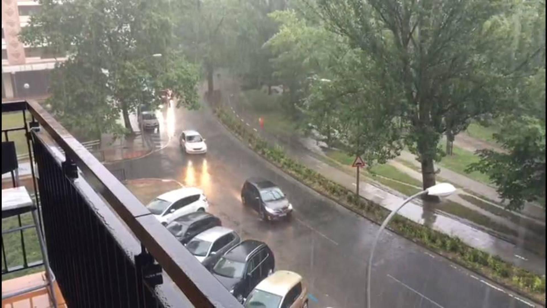 Las tormentas descargan con fuerza sobre Pamplona y distintas localidades