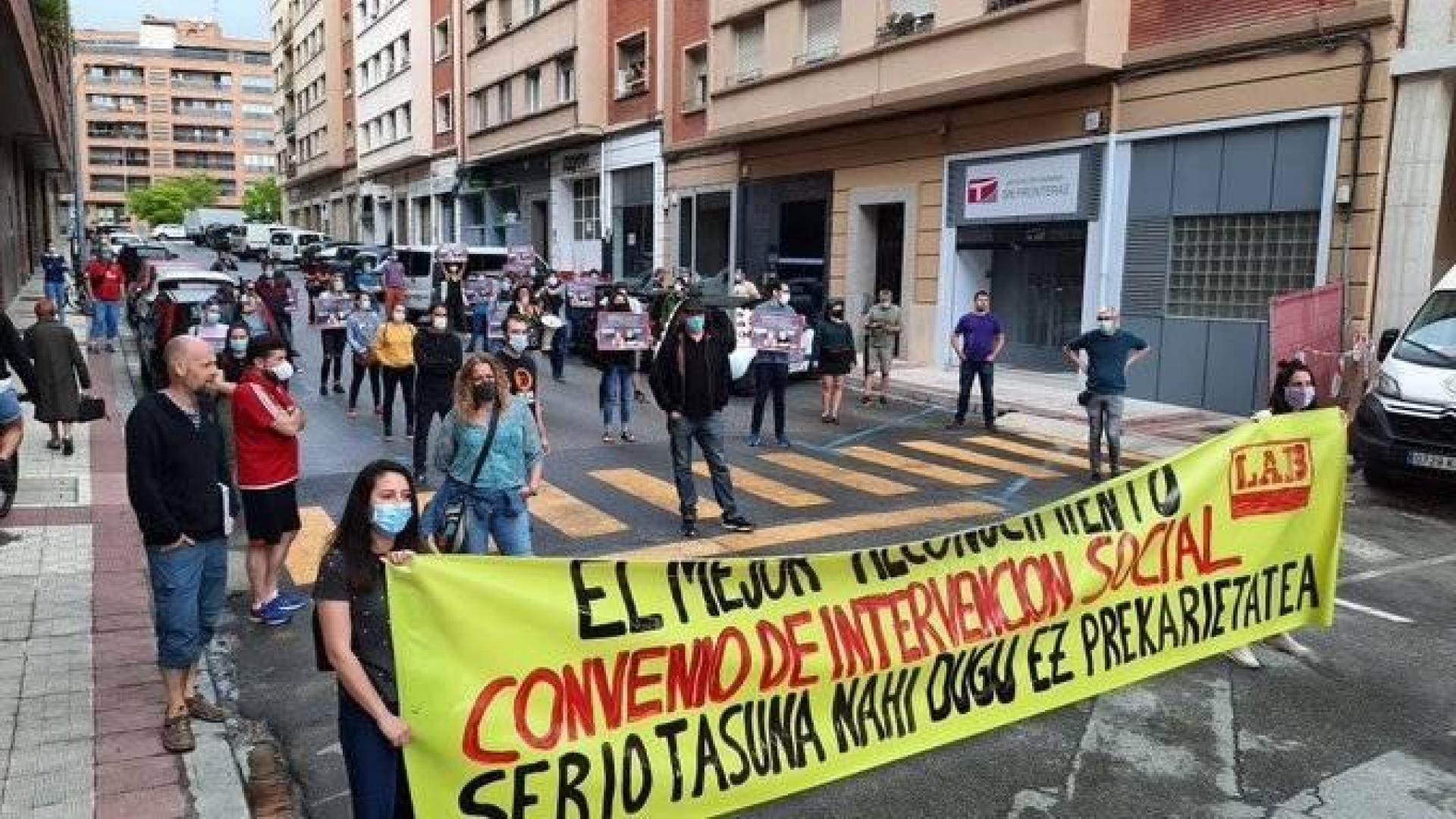 Trabajadoras de Intervención Social piden la firma del convenio del sector