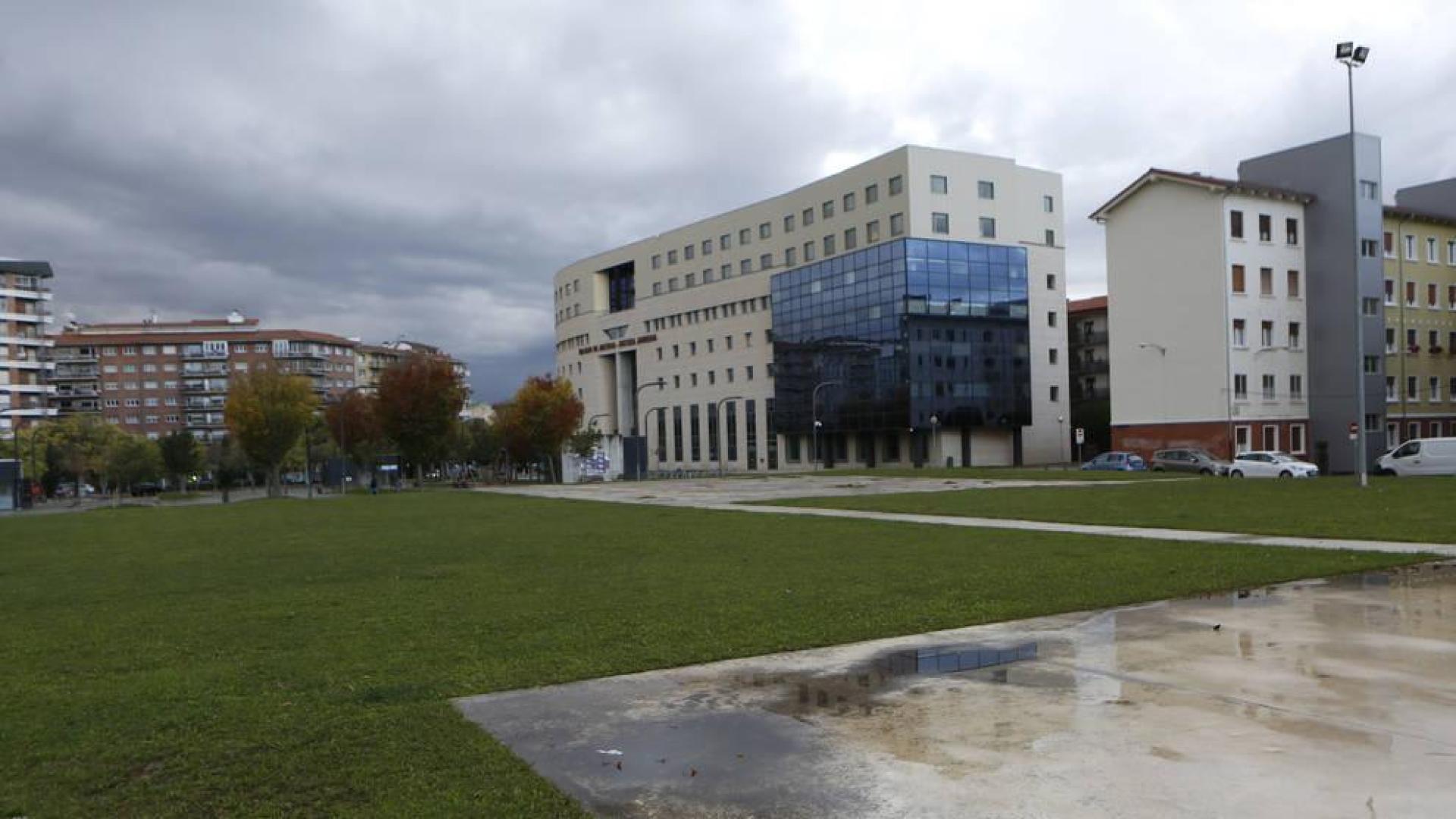 El Gobierno se reúne con la familia del niño fallecido en un piso tutelado