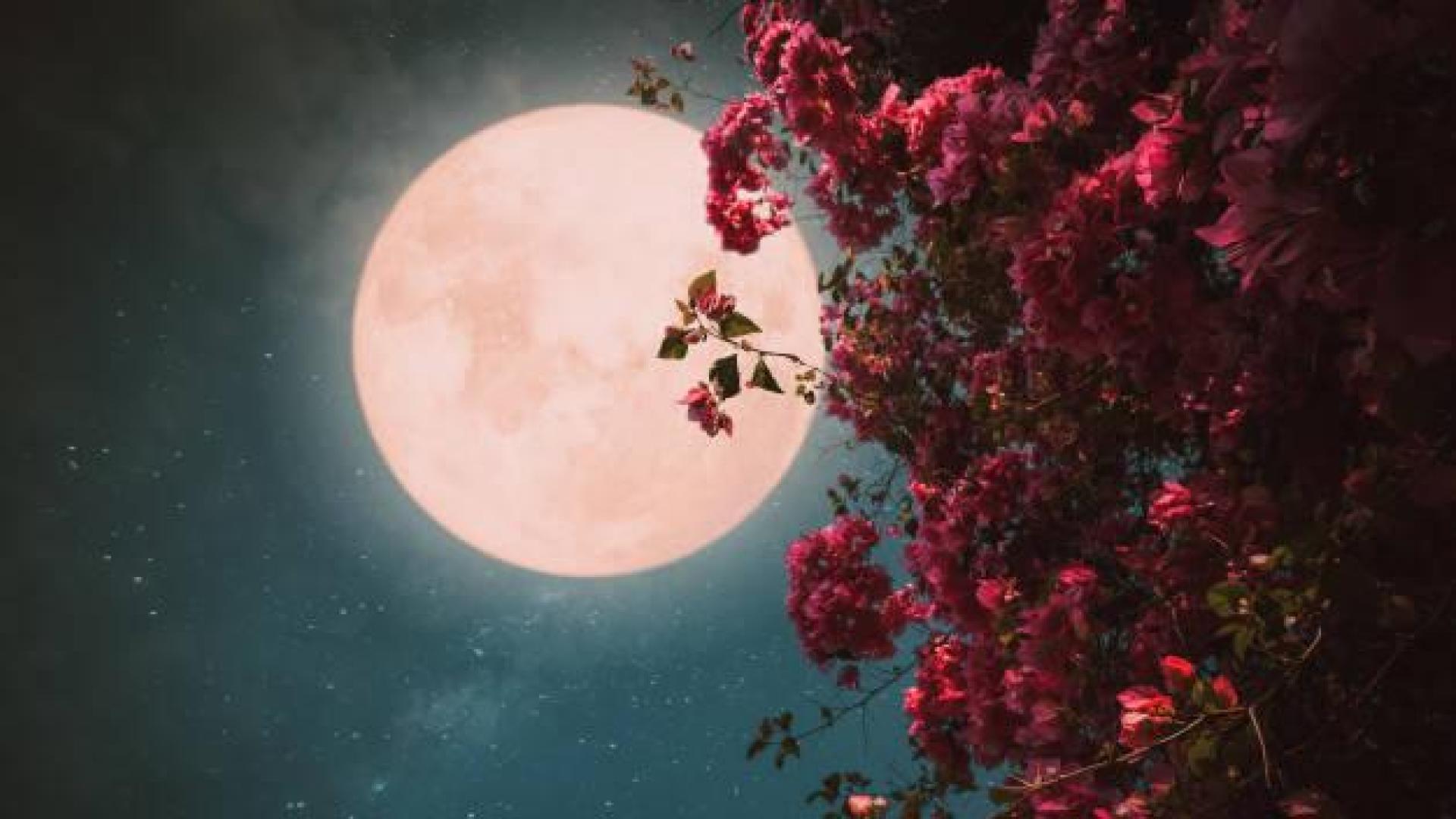 Imagen de la Luna 'de fresa'
