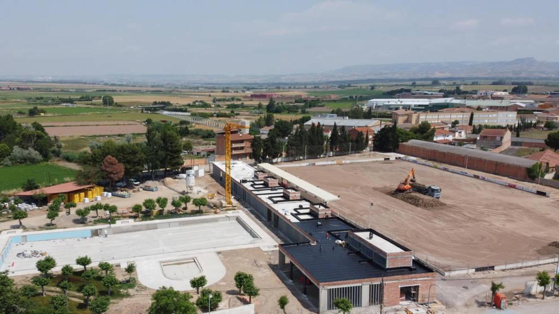 Arrancan las obras  de reforma del campo de fútbol de Cortes