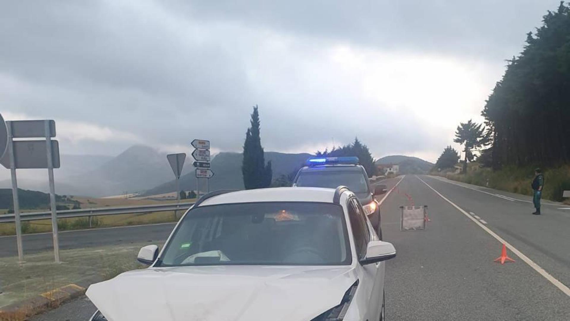 Herido leve tras una colisión entre dos coches en Iza