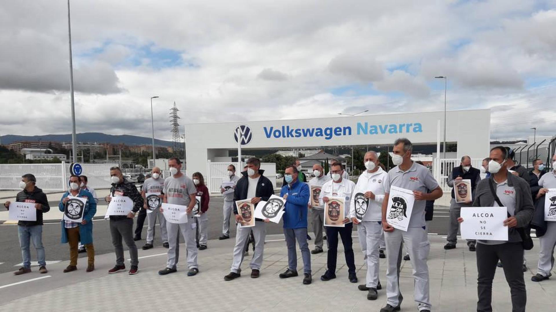 El comité de VW Navarra se concentra en apoyo a los trabajadores de Nissan y Alcoa