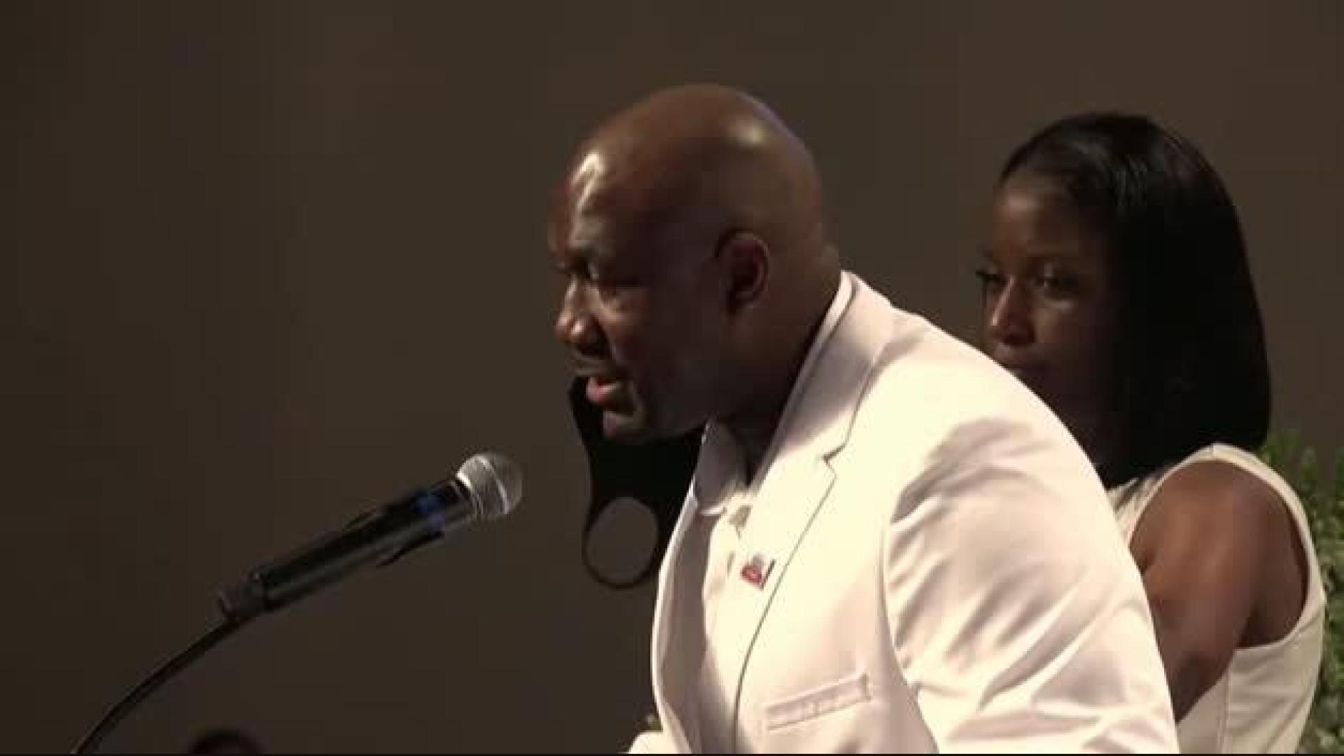 Multitudinaria despedida a George Floyd en Houston