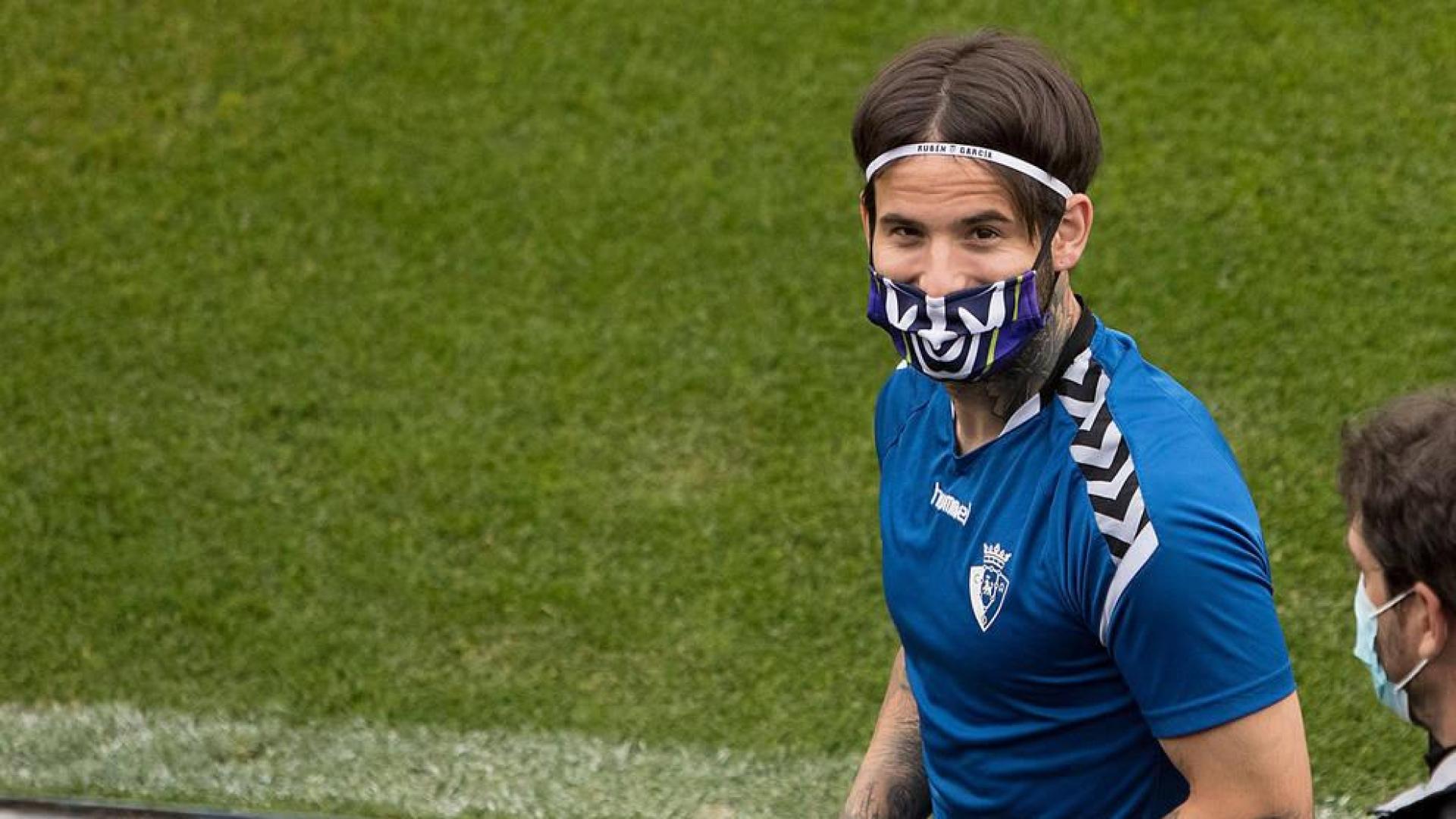 Rubén García dona un millar de sus mascarillas a Niños contra el Cáncer