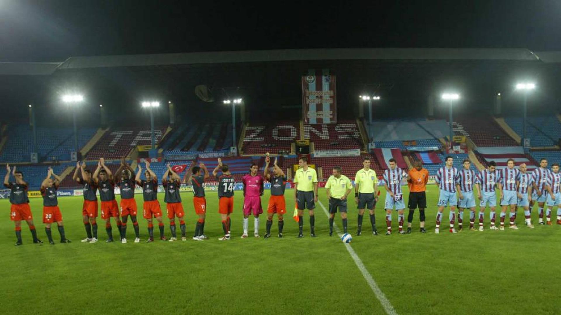 Los jugadores de Osasuna, en el partido de Turquía de 2006.