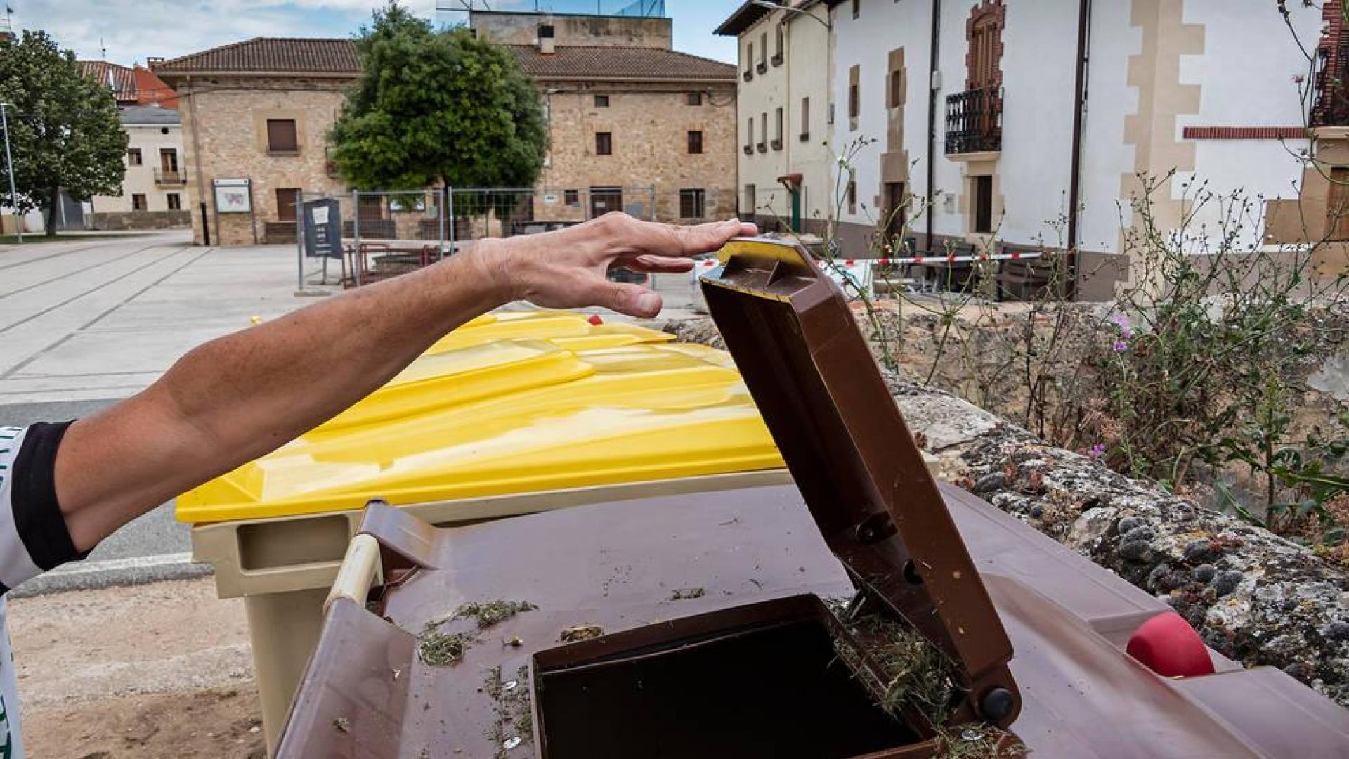 La 'boca' de los contenedores se reduce para evitar los voluminosos