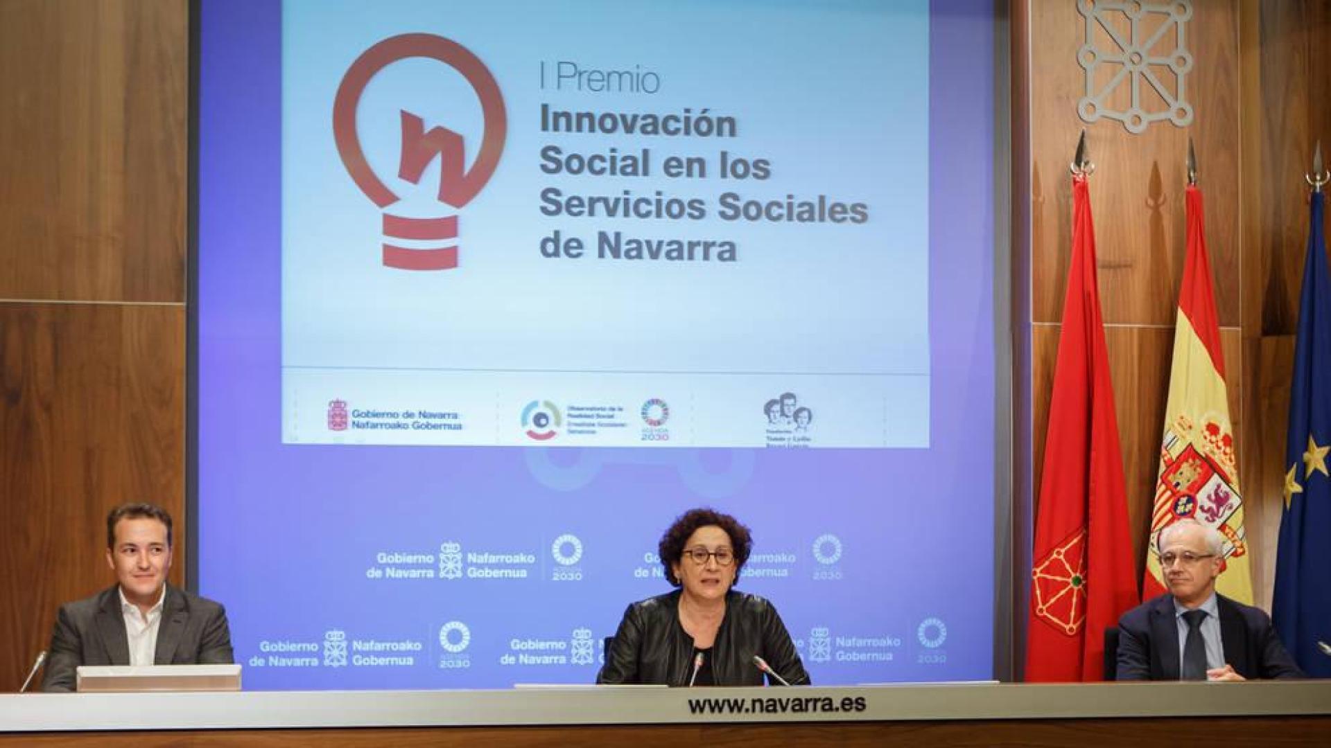 Luis Campos, la consejera Maeztu y Miguel Echarri.