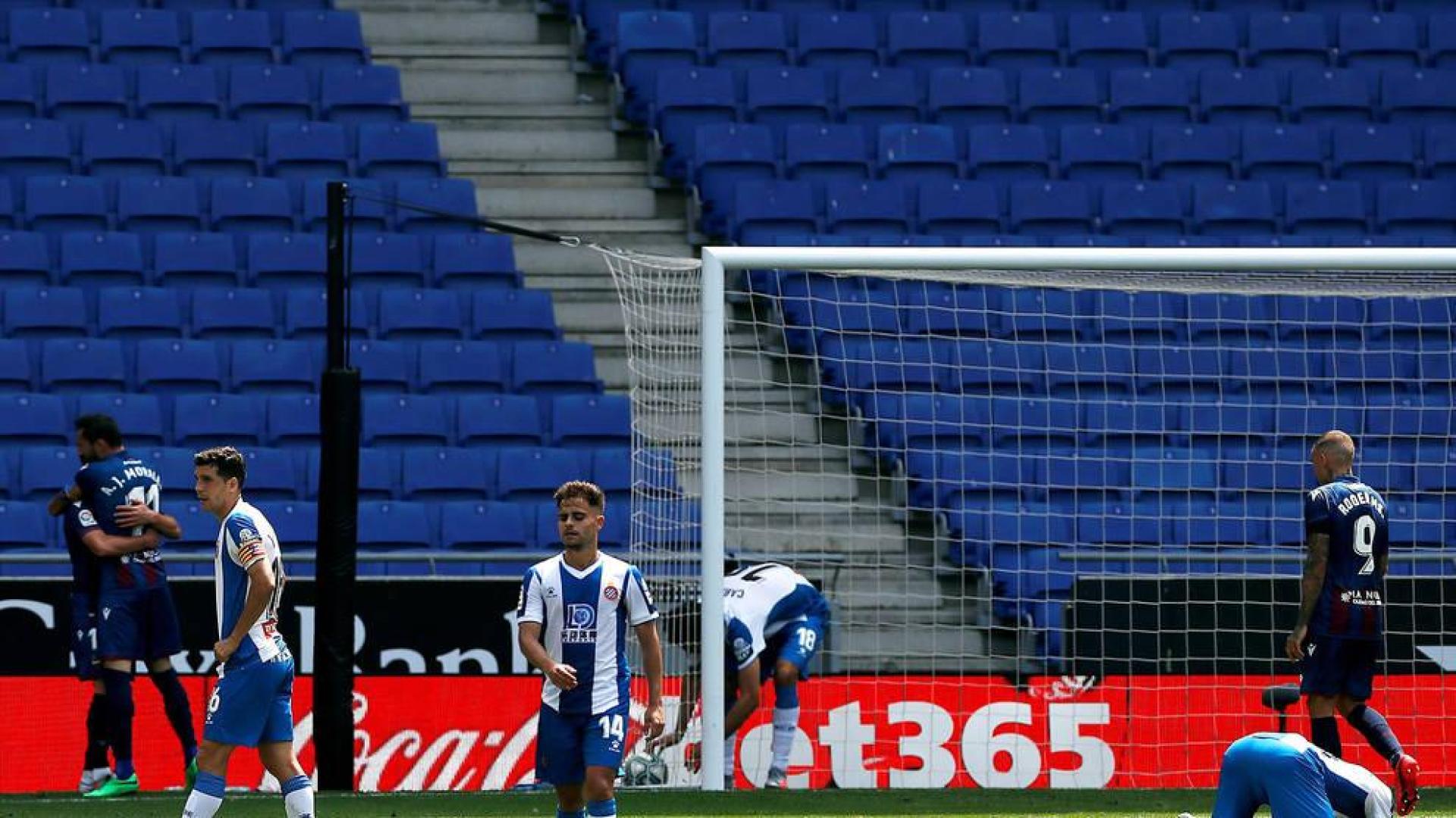 El Levante mira a la permanencia y deja tocado al Espanyol