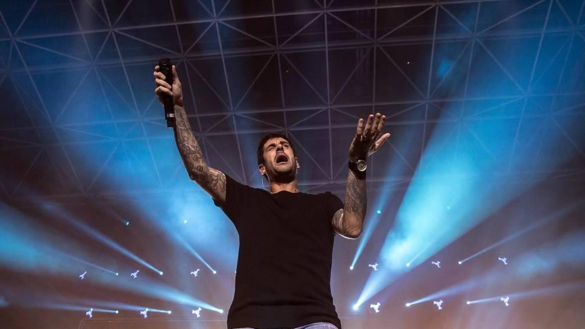 Melendi actuó en la noche de este viernes 17 de octubre de 2019 en el pabellón Navarra Arena de Pamplona ante un heterogéneo público que disfrutó con las canciones del asturiano.