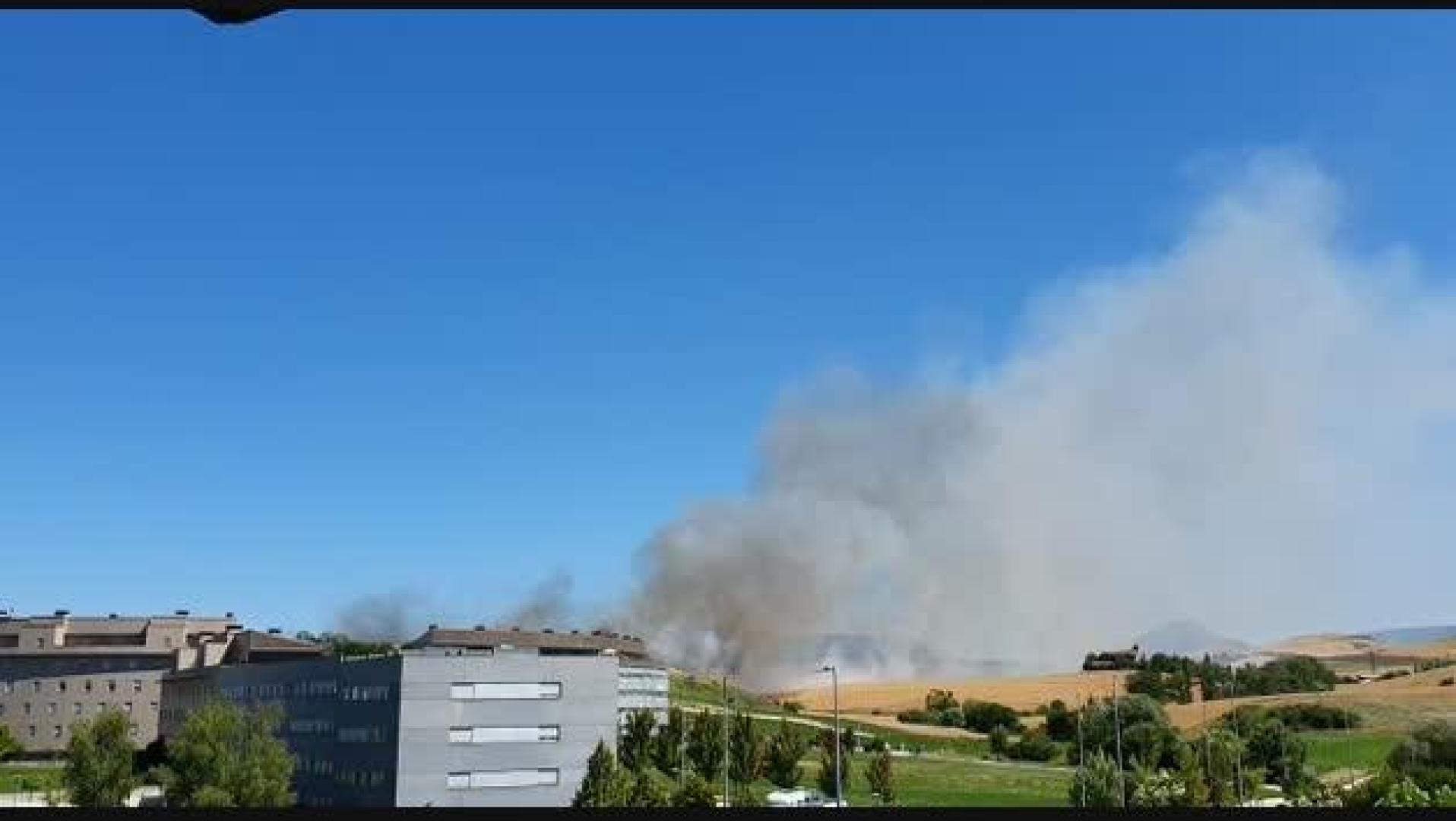 Vídeo de un incendio forestal en Sarriguren (III)