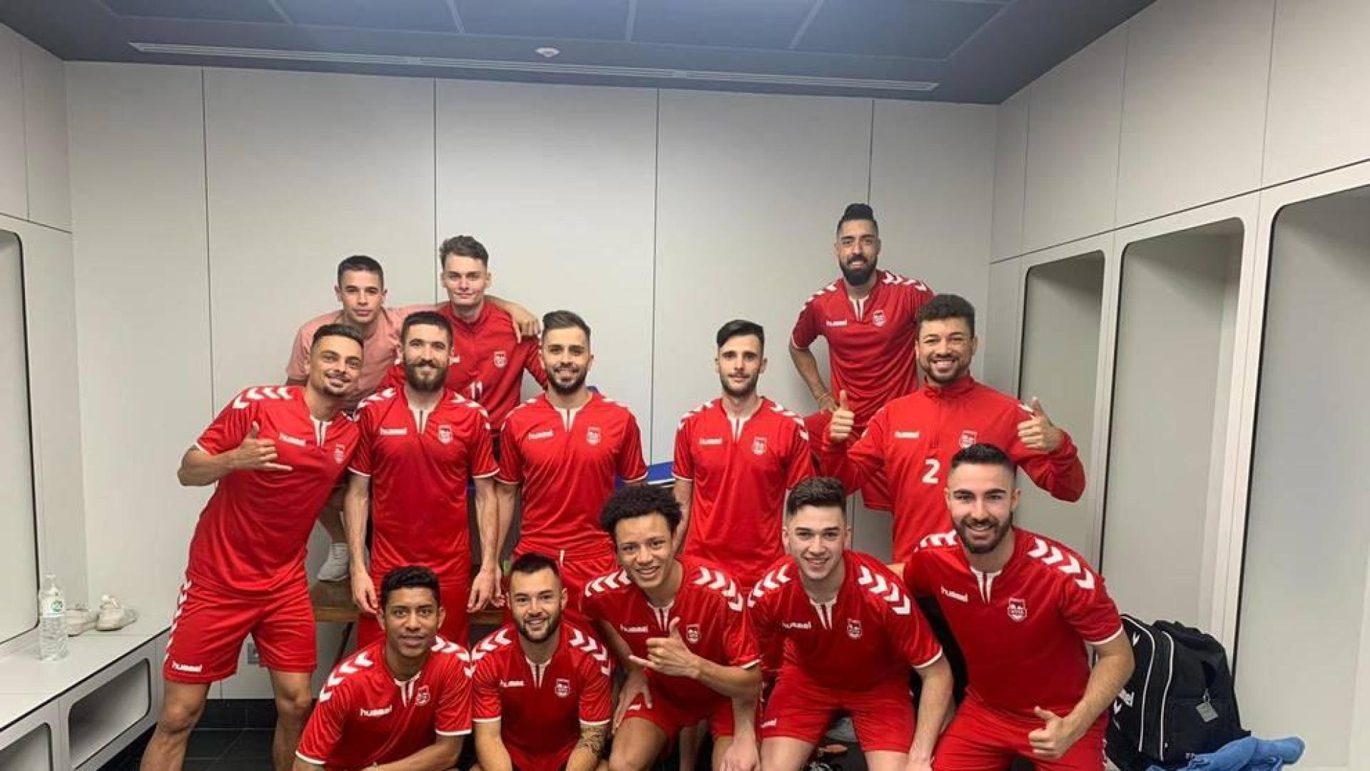 ÚLTIMO ENTRENAMIENTO. Íñigo Fernández, Mario Almagro, Eric Martel, Mancuso, Roberto Martil, Rafa Usín, Asier Llamas, Araça, Bynho, Dani Saldise, Juninho, Ion Cerviño y Álex Llamas son los jugadores de Osasuna Manga que van a disputar el playoff de Málaga donde se va a poner punto final a esta temporada y a un ciclo.