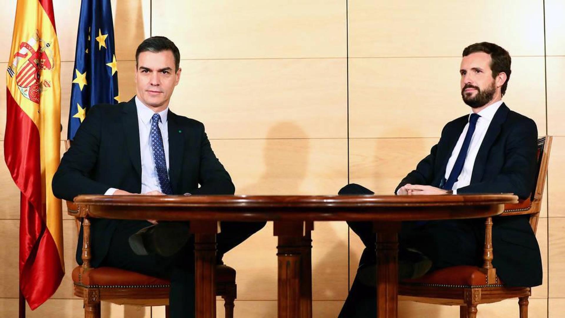 Concluye el encuentro entre Sánchez y Casado tras 45 minutos de reunión