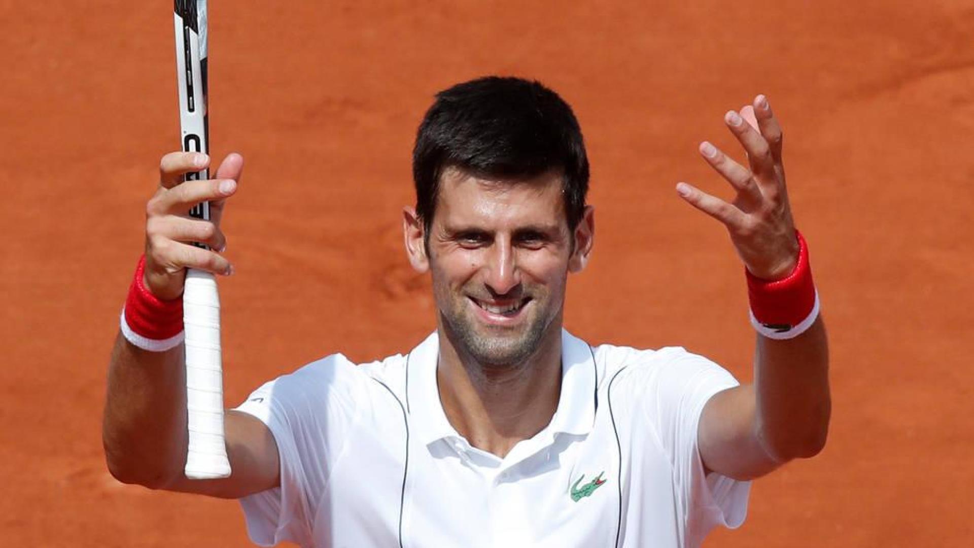Zverev suda para pasar, Djokovic gana con lo justo y Halep se recupera