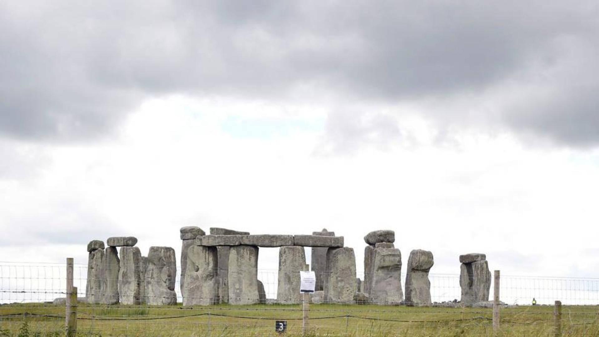 Descubren un anillo prehistórico de dos kilómetros en Stonehenge