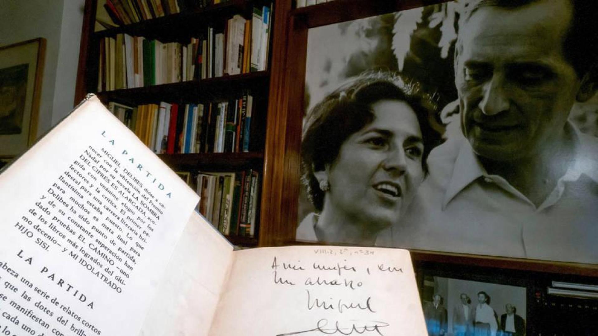 Las dedicatorias de Delibes: radiografía de un escritor libre y comprometido