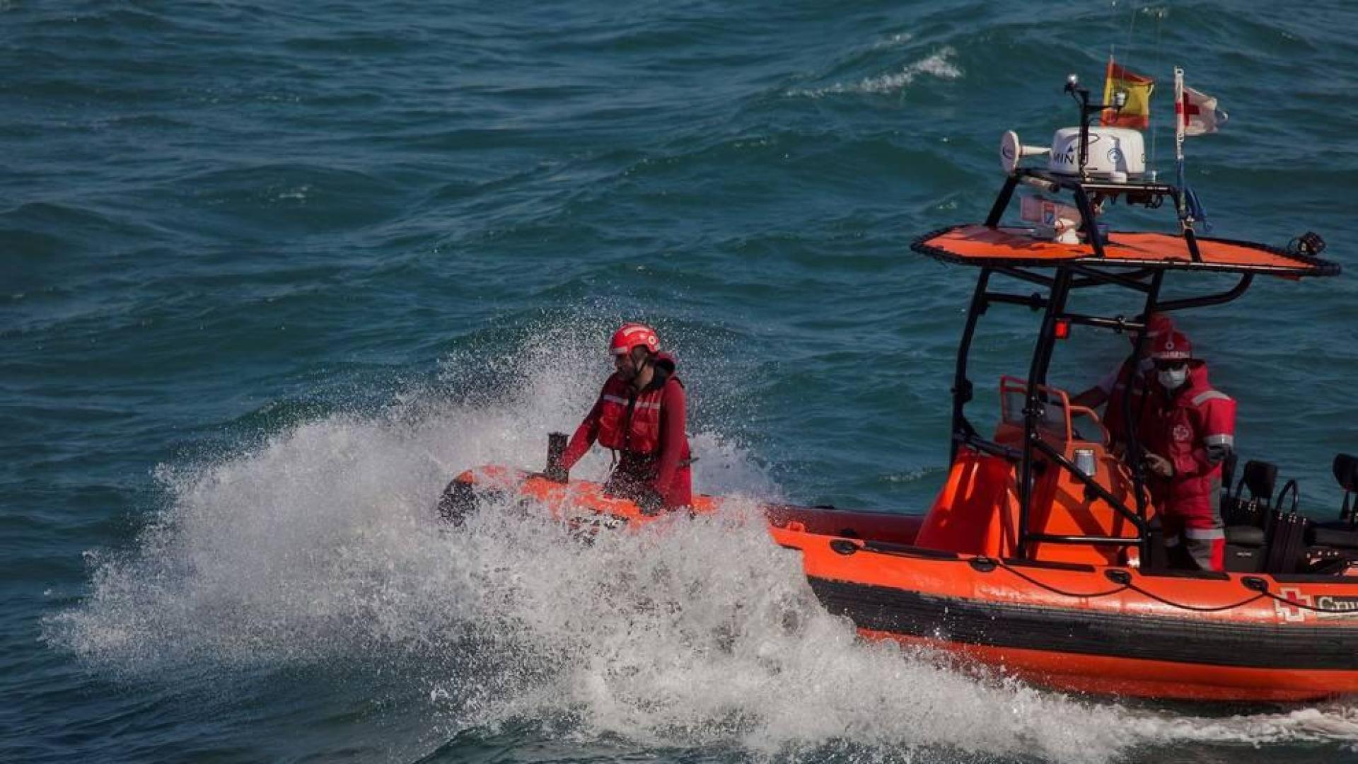 Recuperan el cadáver de un joven que fue arrastrado por el mar en Gijón