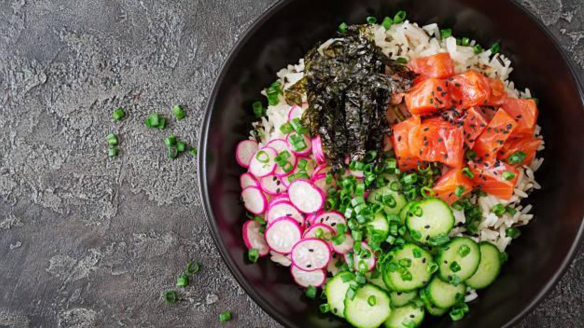 Abre en Pamplona el primer restaurante hawaiano de Navarra