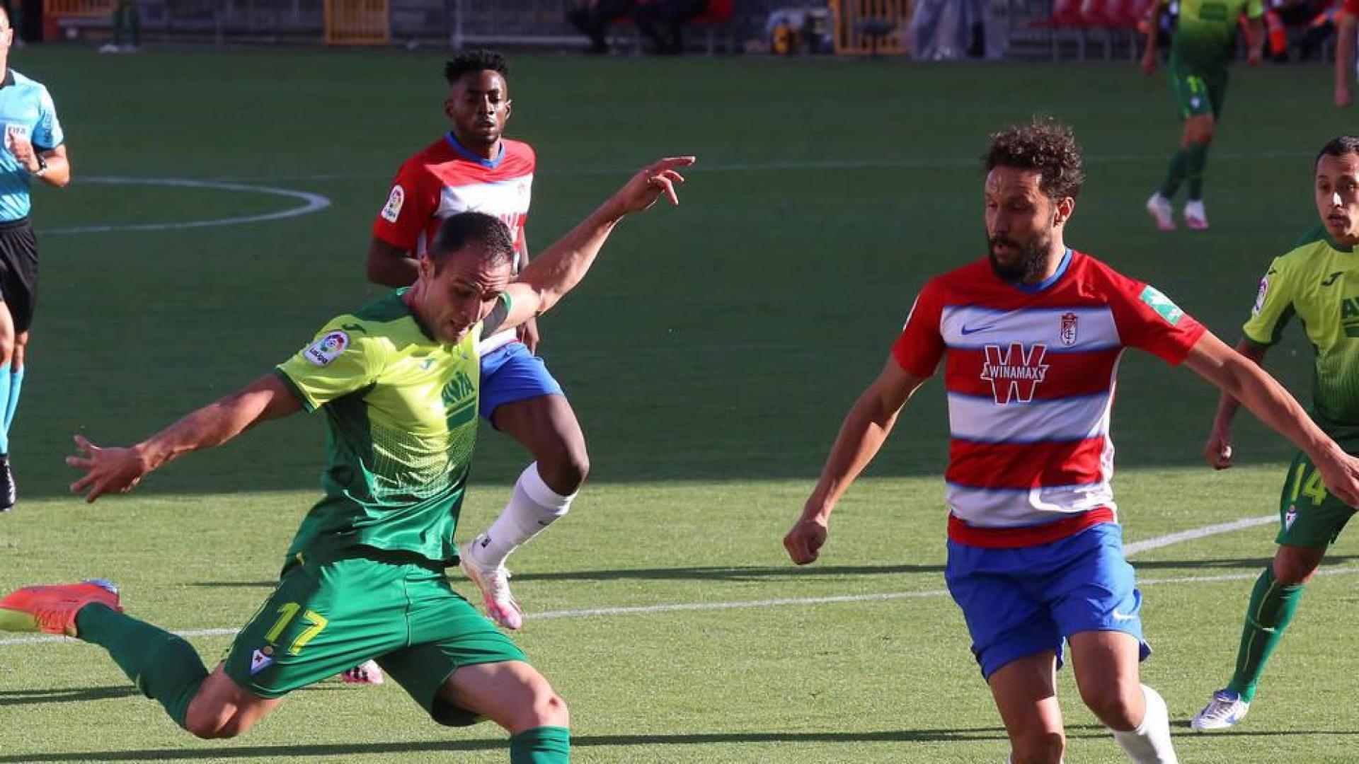 El Eibar sella media permanencia ante un Granada que se desinfla