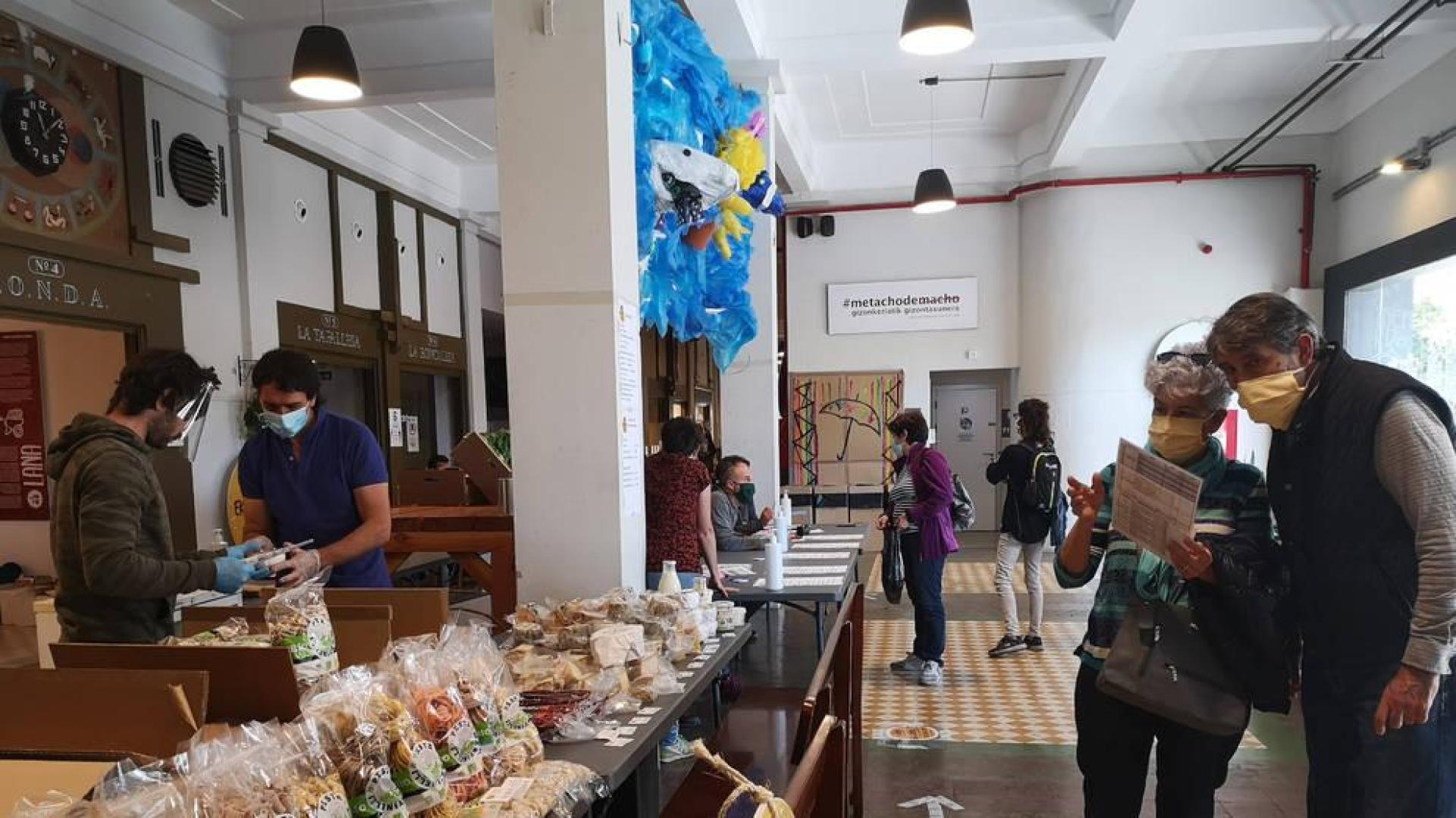 Se celebra la tercera edición del EKOmercado de Pamplona, que recupera su carácter mensual