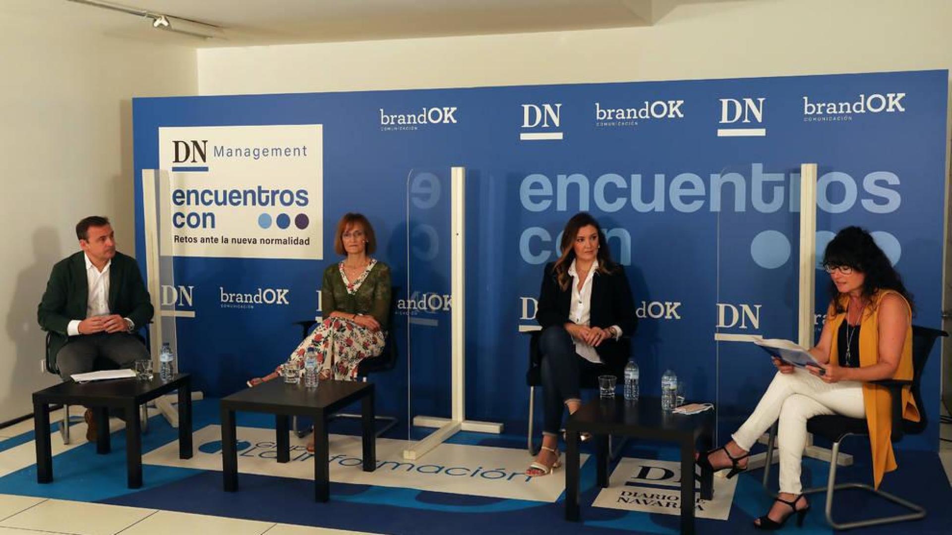 Celso Clariana (miembro del Comité Ejecutivo de la Cámara Navarra), Inmaculada Elcano, gerente de la Asociación de Comerciantes de Navarra y María Jesús Alonso, gerente de la Asociación de Comerciantes del Ensanche.