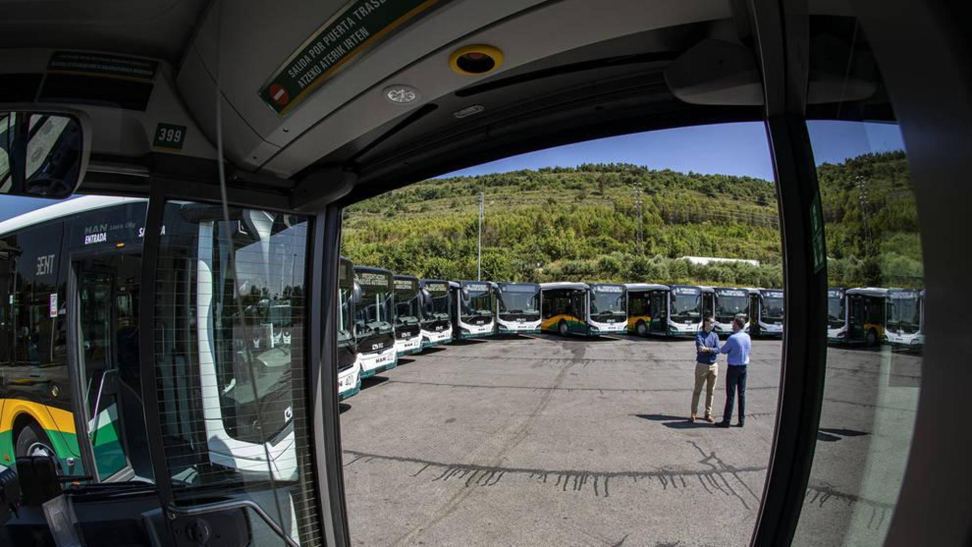 Las 16 nuevas villavesas híbridas que se incorporan a la flota.