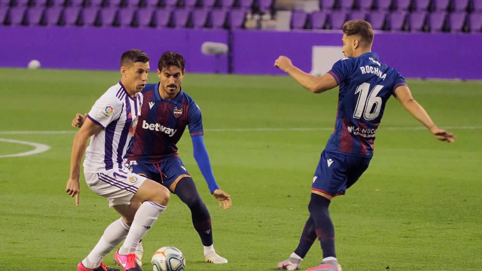 Aitor Fernández salva al Levante en Valladolid en el minuto 97