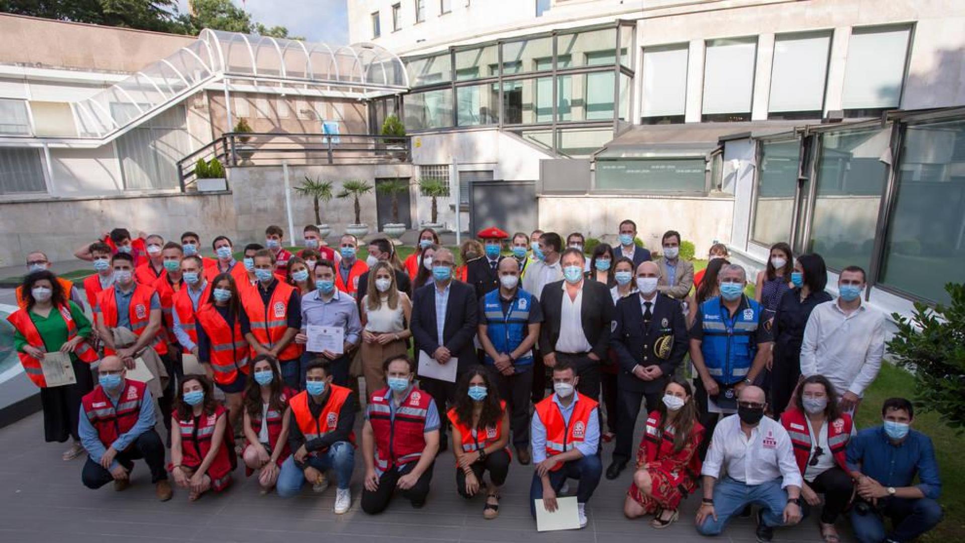 Homenaje de Policía Municipal y SAR-Navarra a los colaboradores durante la crisis de la Covid-19